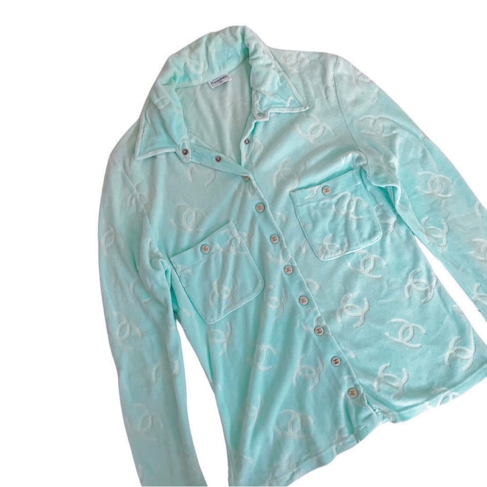 CHANEL VINTAGE 1996 VELOUR BLUE CC LOGO BUTTON DOWN TOP